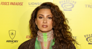 Tori Kelly Hospitalized for Blood Clots in Legs & Lungs: Report